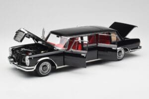 Mercedes 600 Pullman W100 Musta NZG 1:18 1071/50 Metalli — kuva 2 / 8