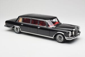 Mercedes 600 Pullman W100 Musta NZG 1:18 1071/50 Metalli — kuva 6 / 8