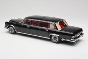 Mercedes 600 Pullman W100 Musta NZG 1:18 1071/50 Metalli — kuva 7 / 8