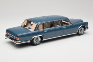 Mercedes 600 Pullman W100 Sininen NZG 1:18 B66040707 Metalli — kuva 3 / 8