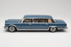 Mercedes 600 Pullman W100 Sininen NZG 1:18 B66040707 Metalli — kuva 4 / 8
