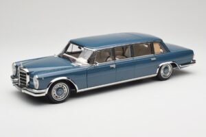 Mercedes 600 Pullman W100 Sininen NZG 1:18 B66040707 Metalli