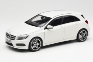 Mercedes A-Class W176 Cirrus Valkoinen Norev 1:18 B66960126 Metalli