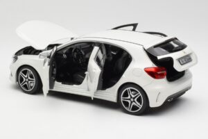 Mercedes A-Class W176 Cirrus Valkoinen Norev 1:18 B66960126 Metalli — kuva 5 / 8