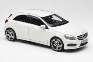 Mercedes A-Class W176 Cirrus Valkoinen Norev 1:18 B66960126 Metalli — kuva 6 / 8