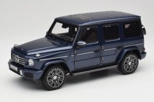 Mercedes AMG G 63 L W465 Tummansininen Norev 1:18 B66960663 Metalli