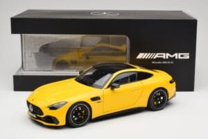 Mercedes AMG GT 43 C192 Turbo Sun Yellow NZG 1:18 B66960587 Metalli — kuva 8 / 8
