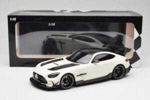 Mercedes AMG GT C190 Black Series Designo Diamond Valkoinen Metallic Minichamps 1:18 155032022 Metalli — kuva 6 / 6