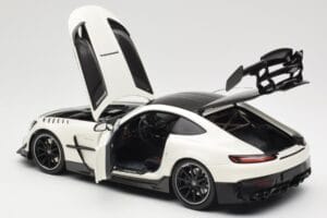 Mercedes AMG GT C190 Black Series Diamond White Metallic Minichamps 1:18 110032020 Metalli — kuva 5 / 8