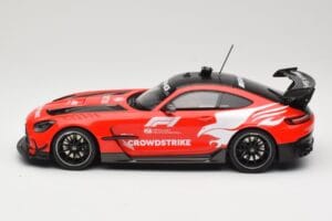Mercedes AMG GT C190 Black Series Safety Car F1 2022 Minichamps 1:18 155032090 Metalli — kuva 3 / 6