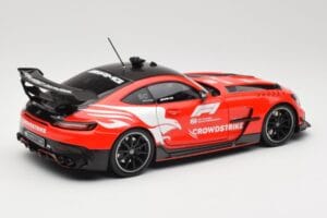 Mercedes AMG GT C190 Black Series Safety Car F1 2024 Minichamps 1:18 110032090 Metalli — kuva 3 / 8