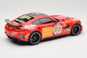 Mercedes AMG GT R C190 Ruuskulta Minichamps 1:18 155036024 Metalli — kuva 2 / 6