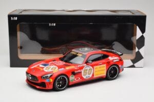 Mercedes AMG GT R C190 Ruuskulta Minichamps 1:18 155036024 Metalli — kuva 6 / 6