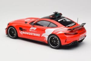 Mercedes AMG GT R C190 Safety Car F1 2021 Minichamps 1:18 155036095 Metalli — kuva 5 / 6
