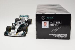 Mercedes AMG Petronas Motorsport W10 #77 V. Bottas 2nd Place Chinese GP 2019 Minichamps 1:18 110190377 Metalli — kuva 6 / 6