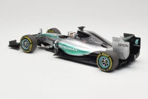 Mercedes AMG Petronas W06 Hybrid #44 L. Hamilton F1 World Champion 2015 Minichamps 1:18 186150044 Metalli — kuva 5 / 6