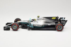 Mercedes AMG Petronas W08 V. Rossi Ride Swap Valencia December 2019 Minichamps 1:18 110191746 Metalli — kuva 3 / 6