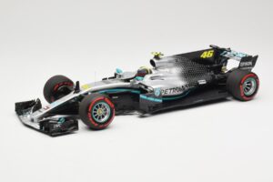 Mercedes AMG Petronas W08 V. Rossi Ride Swap Valencia December 2019 Minichamps 1:18 110191746 Metalli