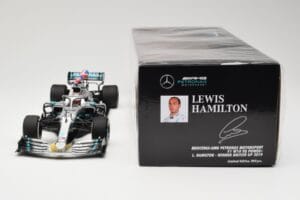 Mercedes AMG Petronas W10 #44 L. Hamilton Winner British GP 2019 Minichamps 1:18 110191044 Metalli — kuva 6 / 6