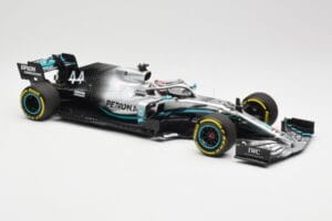 Mercedes AMG Petronas W10 #44 L. Hamilton F1 World Champion 2019 Minichamps 1:18 110190044 Metalli — kuva 4 / 6
