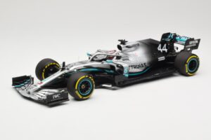 Mercedes AMG Petronas W10 #44 L. Hamilton F1 World Champion Dealer Edition 2019 Minichamps 1:18 B66960567 Metalli