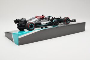 Mercedes AMG Petronas W12 E Performance #44 L. Hamilton Bahrain GP 2021 Minichamps 1:18 113210144 Metalli — kuva 3 / 6