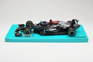 Mercedes AMG Petronas W12 E Performance #44 L. Hamilton Russian GP 2021 Minichamps 1:18 113211544 Metalli