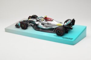 Mercedes AMG Petronas W13 E Performance #44 L. Hamilton 2022 Minichamps 1:18 113220044 Metalli — kuva 5 / 6