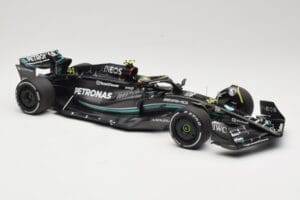 Mercedes AMG Petronas W14 E Performance #44 L. Hamilton Bahrain GP 2023 Minichamps 1:18 110230144 Metalli — kuva 4 / 6