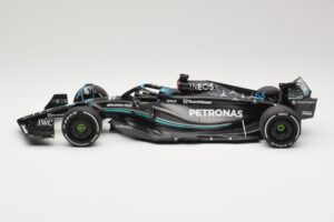 Mercedes AMG Petronas W14 E Performance #63 G. Russell Australian GP 2023 Minichamps 1:18 110230363 Metalli — kuva 3 / 6