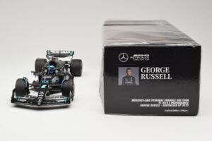 Mercedes AMG Petronas W14 E Performance #63 G. Russell Australian GP 2023 Minichamps 1:18 110230363 Metalli — kuva 6 / 6