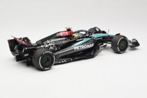 Mercedes AMG Petronas W15 E Performance #44 L. Hamilton 2024 Minichamps 1:18 110240144 Metalli — kuva 2 / 6