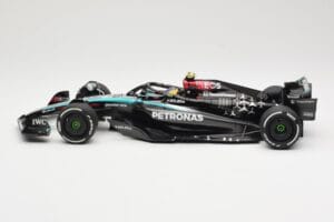 Mercedes AMG Petronas W15 E Performance #44 L. Hamilton 2024 Minichamps 1:18 110240144 Metalli — kuva 5 / 6