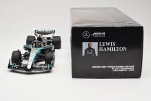 Mercedes AMG Petronas W15 E Performance #44 L. Hamilton 2024 Minichamps 1:18 110240144 Metalli — kuva 6 / 6
