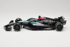 Mercedes AMG Petronas W15 E Performance #63 G. Russell Winner Austrian GP 2024 Minichamps 1:18 110241163 Metalli — kuva 3 / 6