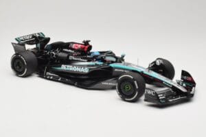 Mercedes AMG Petronas W15 E Performance #63 G. Russell Winner Austrian GP 2024 Minichamps 1:18 110241163 Metalli — kuva 4 / 6