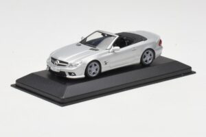 Mercedes AMG SL63 R230 Hopea Minichamps 1:43 B66960018-R Metalli — kuva 2 / 4