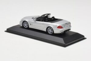 Mercedes AMG SL63 R230 Hopea Minichamps 1:43 B66960018-R Metalli — kuva 3 / 4