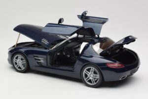 Mercedes SLS AMG C197 Blue Metallic Minichamps 1:18 180039021 Metalli — kuva 5 / 8