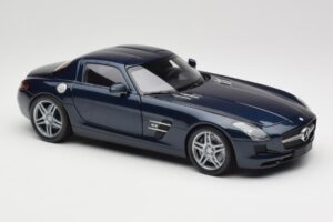 Mercedes SLS AMG C197 Blue Metallic Minichamps 1:18 180039021 Metalli — kuva 6 / 8