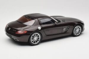 Mercedes AMG SLS C197 Brown Metallic Minichamps 1:18 100039028 Metalli — kuva 3 / 8