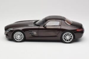 Mercedes AMG SLS C197 Brown Metallic Minichamps 1:18 100039028 Metalli — kuva 4 / 8