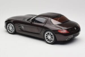 Mercedes AMG SLS C197 Brown Metallic Minichamps 1:18 100039028 Metalli — kuva 7 / 8