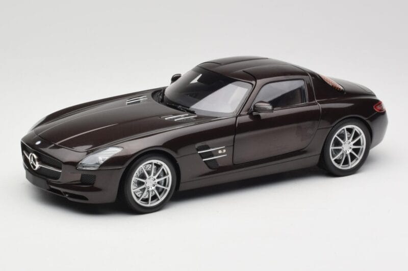Mercedes AMG SLS C197 Brown Metallic Minichamps 1:18 100039028 Metalli