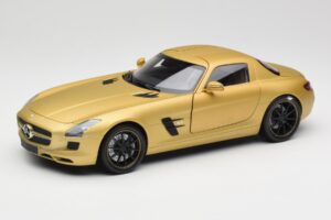 Mercedes AMG SLS C197 Kulta Minichamps 1:18 100039024 Metalli