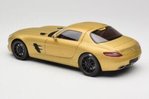 Mercedes AMG SLS C197 Kulta Minichamps 1:18 100039024 Metalli — kuva 7 / 8