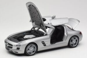 Mercedes AMG SLS C197 Grey Metallic Minichamps 1:18 100039025 Metalli — kuva 2 / 8