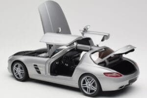 Mercedes AMG SLS C197 Grey Metallic Minichamps 1:18 100039025 Metalli — kuva 5 / 8