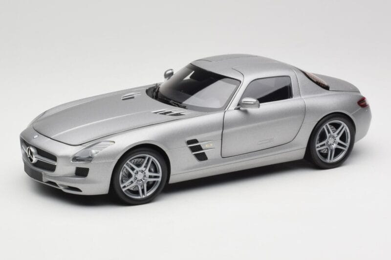 Mercedes AMG SLS C197 Grey Metallic Minichamps 1:18 100039025 Metalli