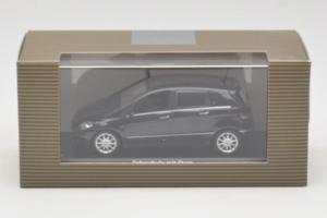 Mercedes B-Class W245 Autokoulu Musta Minichamps 1:43 MB005 Metalli — kuva 4 / 4